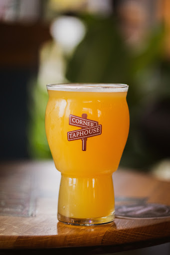 Corner Taphouse - Visual