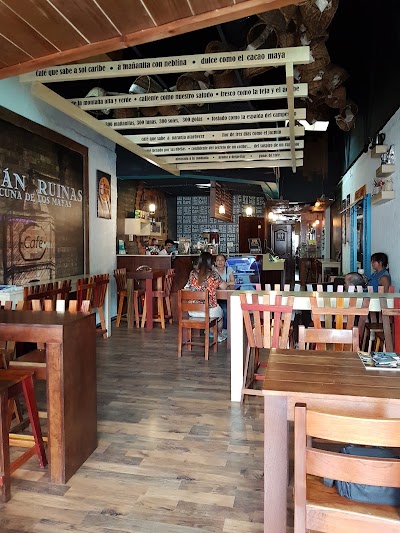 Photos of Plaza Caf&eacute; Cop&aacute;n Ruinas