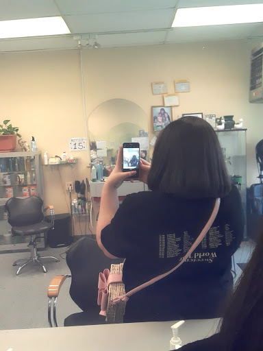 Family Unisex Beauty Salon - Thumbnail