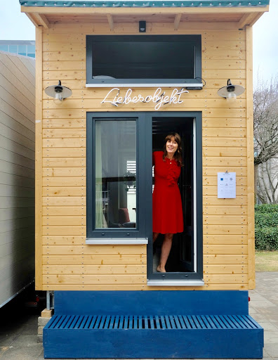 Erinnerungsstücke & Geschenke erzählen echte Geschichten – Das 1. Museum auf Rädern in einem Tiny House & Wanderausstellung