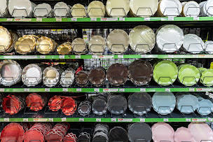 Photo n°36 de Fêter & Recevoir Toulon à La Valette-du-Var (Magasin de perruques)