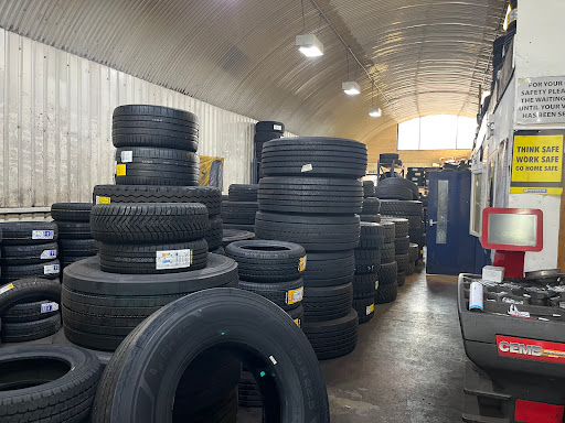 Universal Tyres - Visual