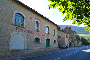 Photo n°4 de Cave de Peyrelade à Rivière-sur-Tarn (Magasin de vins et spiritueux)