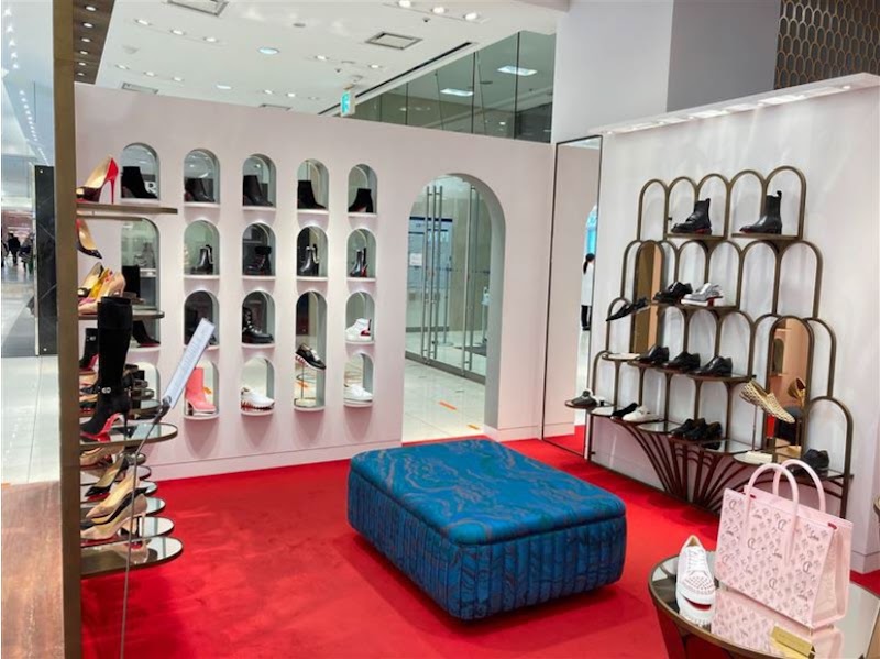 クリスチャン ルブタン 岩田屋福岡店