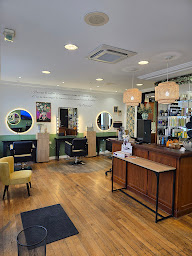 Photo n°2 de Confidentiel Coiffure à Boulogne-sur-Mer (Salon de coiffure)