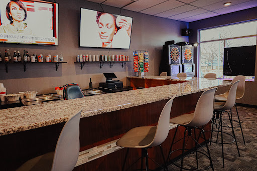 Lacey's Place - Slot Bar