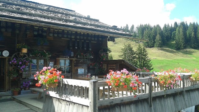 Earl La Ferme Des Corbassieres