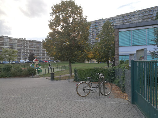 Elementary School Du Conseil-Des-Xv