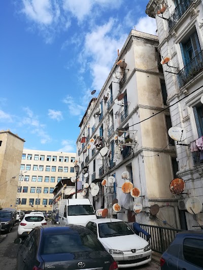 Photos of Parking de la Place des Martyrs