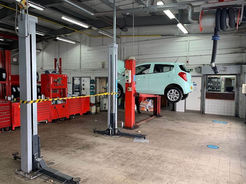 Vauxhall Service Centre Falkirk photo 3