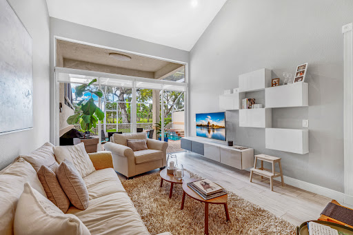 Natalia Hunter Realty - Thumbnail