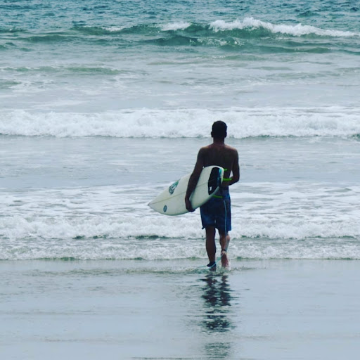 Magic waves surf school