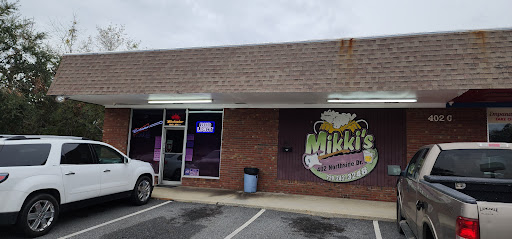 Mikki's - Visual