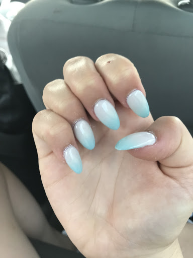 Maggie's Nails - Thumbnail