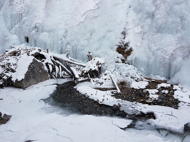 Johnston Canyon Hiking Area