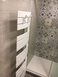 Photo n°5 de S.n.p.r | Maçon 93 | Entreprise de Peinture 93 | Carreleur 93 à Gagny (Service de pose de parquet)