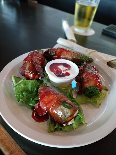 The Hillside Pub - Visual