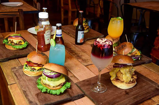 La Choza Burgers - Thumbnail