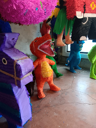 Tony's Pinatas & Flowers