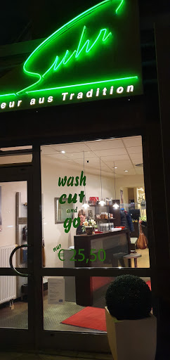 Salon Suhr