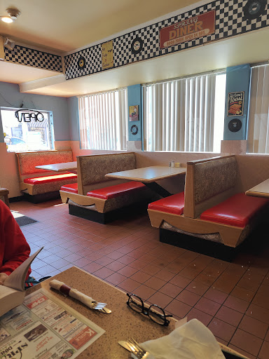 Spring Diner - Visual