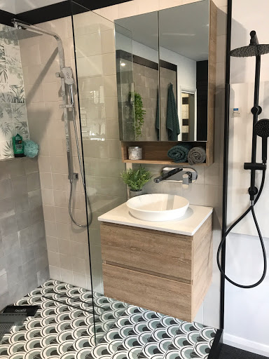 Showerama - Visual