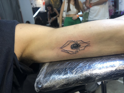 Devil's Mind Tattoo e piercing - Visual