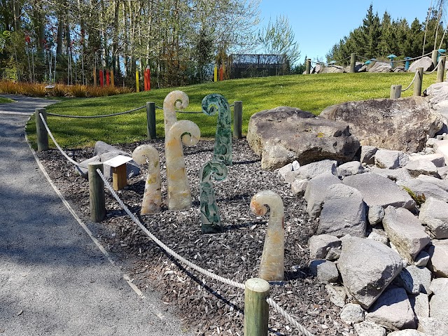 Lava Glass - Glassblowing Studio, Sculpture Garden, Art Gallery, Café