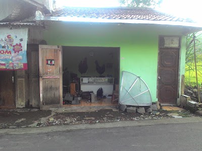 electronics-store