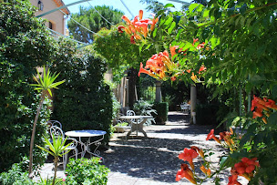 Photo n°73 de Villa Thébaïde Chambres d'hôtes et Gîte à Laudun-l'Ardoise (Gîte)