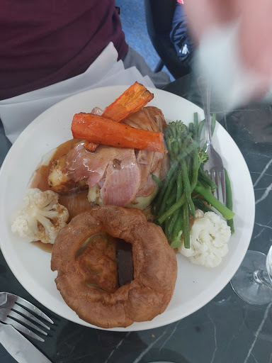 Imperial Crown Bar & Restaurant