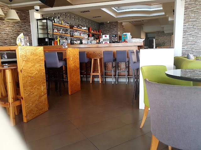 AQUA Cafe Bar
