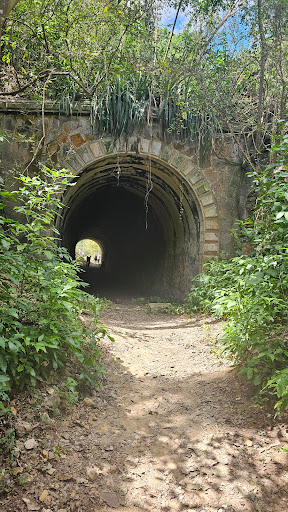 Camino de entrada al Túnel de Guaniquilla