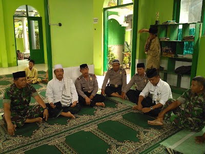 Photos of Polsek Kesugihan