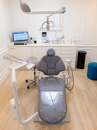 Photo n°17 de Dr Sojung SHIM (chirurgien-dentiste ) à Paris (Dentiste)