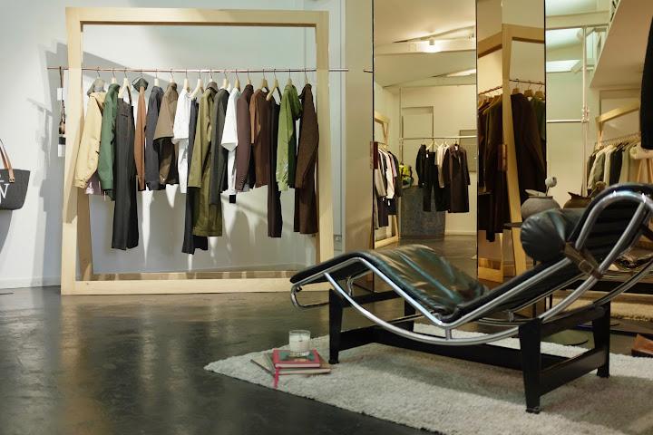 Tom Greyhound Paris by null