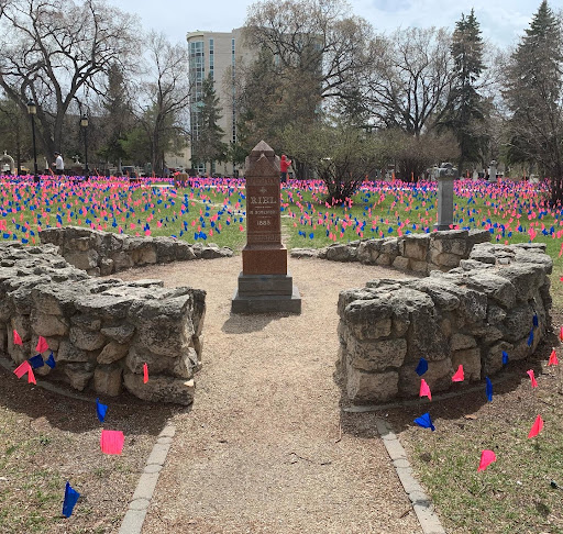 Louis Riel's tomb - Thumbnail