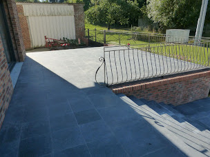 Photo n°3 de Ligne & Pierre SARL à Le Quesnel (Magasin de poêles à bois)