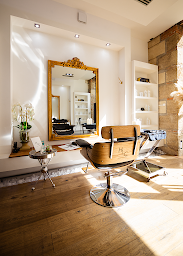 Photo n°19 de Hanene lissage coiffure à Marseille (Salon de coiffure)