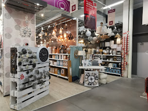 Photo n°15 de Mr.Bricolage Bain De Bretagne à Pléchâtel (Magasin d'outillage)