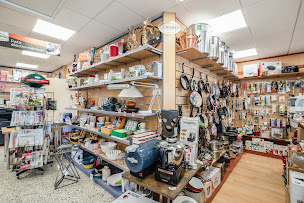 Photo n°3 de Maison Pourcelot Cuisine Plaisir - Bureau de Tabac FDJ - Relais La Poste à Orchamps-Vennes (Fournisseur de cartouches d'encre)