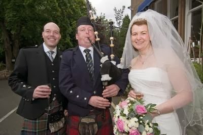 http://www.mackenziebagpiping.com/