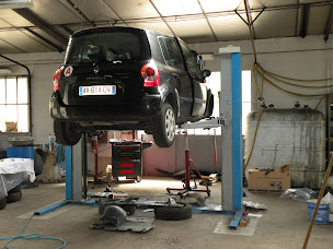 Photo n°3 de RENAULT DACIA - GARAGE CONRY - AGENCE ARBOIS à Arbois (Atelier de mécanique automobile)