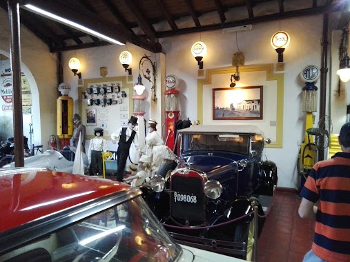 Automobile Museum Rau Collection, Author: Lucas Quenuma