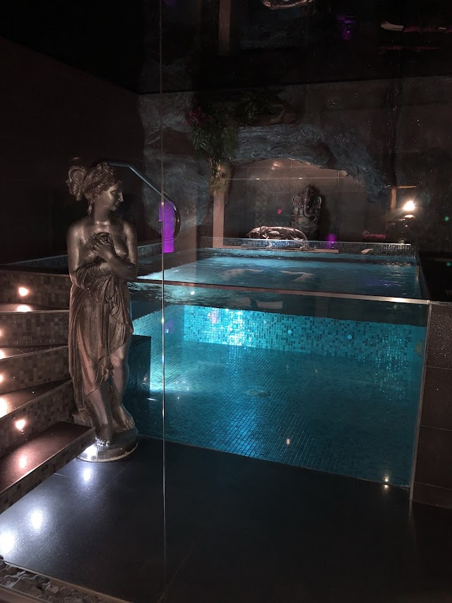 Evasion Antillaise:Chambre d´hôte avec jacuzzi privatif romantique spa piscine (Marseille)