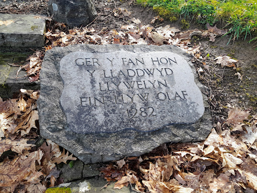 Llywelyn Monument - Thumbnail