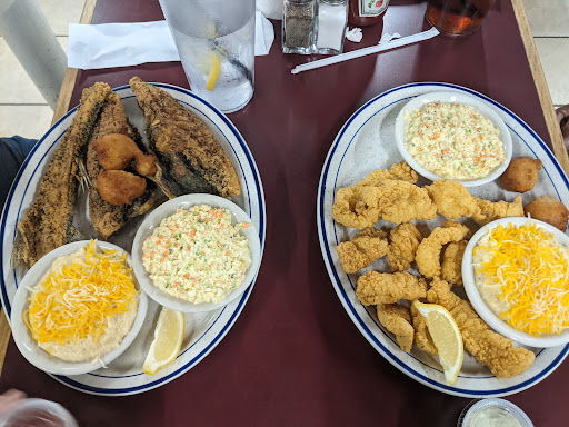 Capt Kelly's Grill - Visual