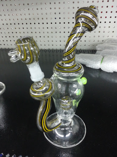 HEAD-E-SHOP LLC - Visual