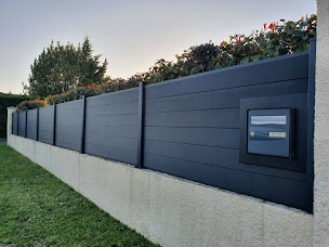 Photo n°2 de TAEG spécialisé en aménagement extérieur, pose de portail et clôture sur-mesure à Saint-Sulpice-et-Cameyrac (Entrepreneur spécialisé dans les clôtures)