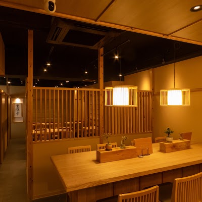 冠地鶏とかぼす平目 とよの本舗 元町旧居留地店